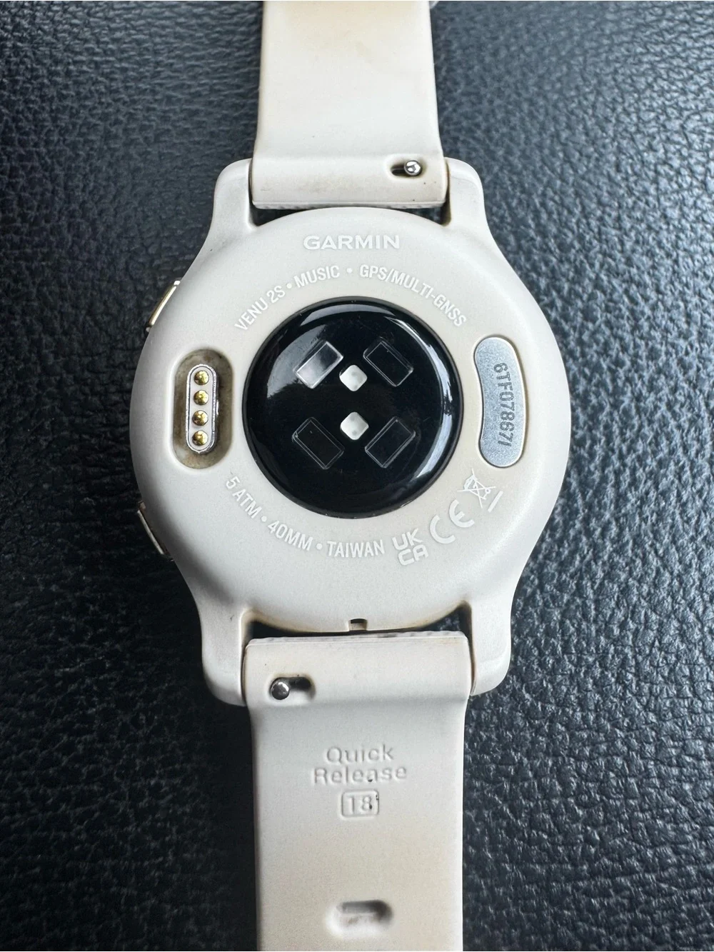 Garmin Venu 2 Smartwatch with Silicone Band and 2 new bands.